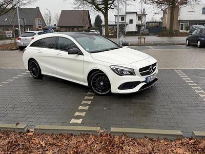 Weiß Gebraucht 2017 Mercedes CLA220 AMG Limousine | 12.500 €