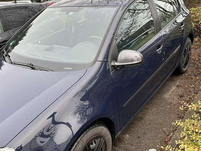 Blau Gebraucht 2005 VW Golf IV Trendline Kleinwagen | 2.400 € (Fairer Preis)