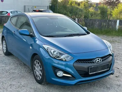 Gebraucht Hyundai Coupé Classic 99 PS (72 kW) 2012 Blau Coupé