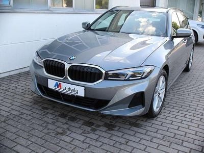 Skyscraper grau metallic Gebraucht 2023 BMW 318 Sport Line Kombi | 32.800 € (Fairer Preis)