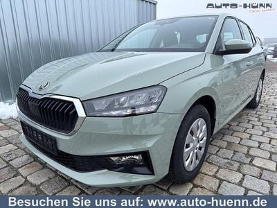Neu Skoda Fabia Selection 95 PS (69 kW) 2026 Timianogrün metallic Limousine