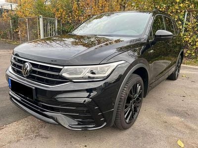 Gebraucht VW Tiguan Allspace R-line 200 PS (147 kW) 2023 Deep black perleffekt SUV