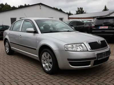 Gebraucht Skoda Superb 116 PS (85 kW) 2003 Silber Limousine