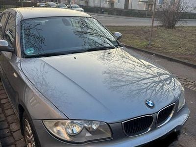 Grau Gebraucht 2005 BMW 118 Kleinwagen | 1.700 € (Superpreis)