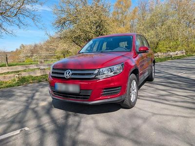 Gebraucht VW Tiguan 122 PS (89 kW) 2013 Rot SUV