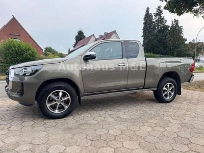 Manganbronze Gebraucht 2022 Toyota HiLux Abholung | 31.000 €