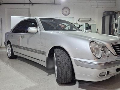 Gebraucht Mercedes E270 Elegance 173 PS (127 kW) 2000 Silber Limousine