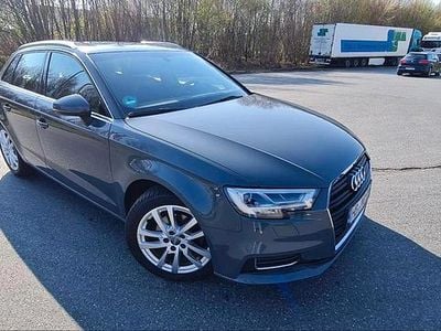 Gebraucht Audi A3 Comfort 150 PS (110 kW) 2017 Grau Limousine
