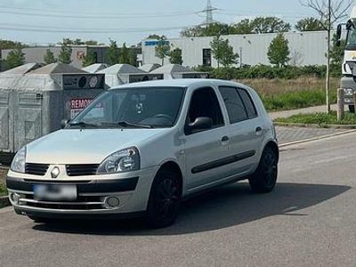 Gebraucht Renault Clio II 75 PS (55 kW) 2004 Silber Kleinwagen