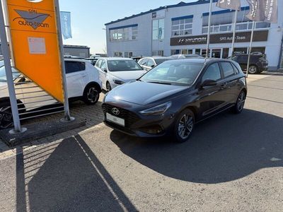 Blau Gebraucht 2024 Hyundai i30 Advantage Limousine | 23.900 € (Etwas zu teuer)