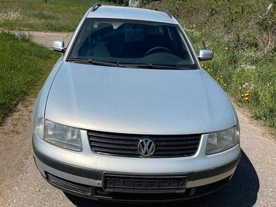 Gebraucht VW Passat 115 PS (84 kW) 1999 Silber Kombi