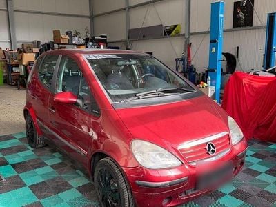 Gebraucht Mercedes 200 185 PS (136 kW) 2004 Rot Kleinwagen