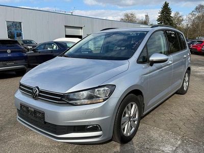 Gebraucht VW Touran Comfortline 150 PS (110 kW) 2022 Silber Van / Kleinbus