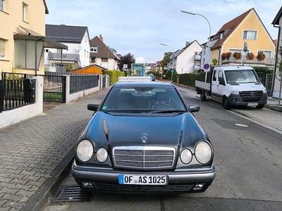 Mercedes E280