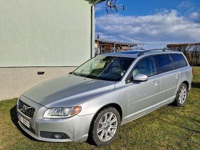 Second-hand Volvo V70 Summum 205 CP (150 kW) 2010 Argintiu Break