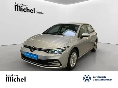 Gebraucht VW Golf VIII Life 131 PS (96 kW) 2024 Silber Limousine