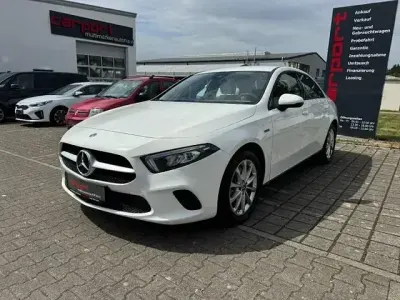 Gebraucht Mercedes A250 160 PS (117 kW) 2020 Weiß Limousine