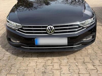 Gebraucht VW Passat 150 PS (110 kW) 2020 Schwarz Kombi