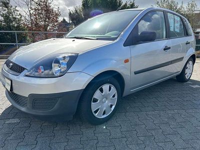 Gebraucht Ford Fiesta 61 PS (44 kW) 2006 Silber metallic Kleinwagen