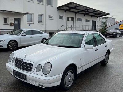 gebraucht Mercedes E200 Classic TÜV NEU