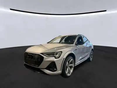 Usata Audi e-tron Sportback Ambiente 369 kW (503 CV) 2022 Argento SUV