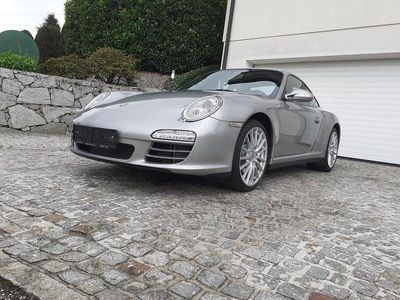 Porsche 911 Carrera 4