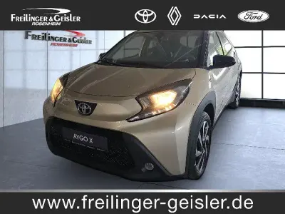 Neu Toyota Aygo Team 72 PS (52 kW) 2025 Beige Kleinwagen