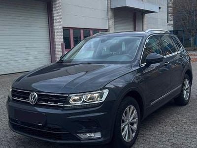 Grau Gebraucht 2017 VW Tiguan Sound SUV | 18.999 €