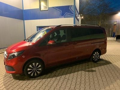 Mercedes V220