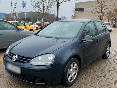 Blau Gebraucht 2005 VW Golf V Limousine | 1.350 € (Guter Preis)