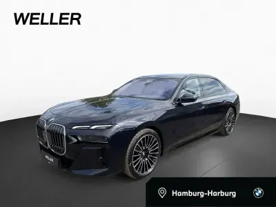 Gebraucht BMW 740 M Sport 299 PS (219 kW) 2025 M carbonschwarz (schwarz) Limousine