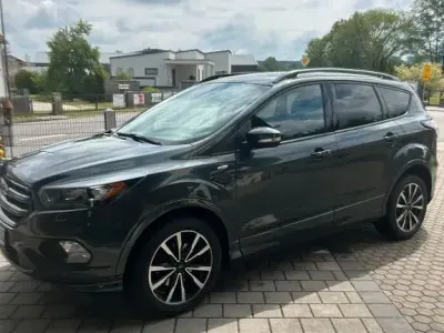 Gebraucht Ford Kuga ST-Line 150 PS (110 kW) 2017 Grün SUV