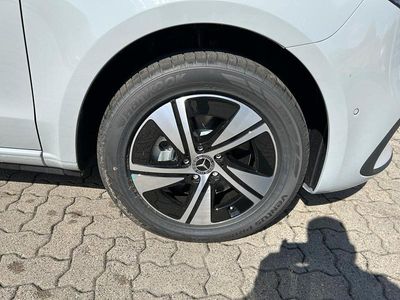 Gebraucht Mercedes V250 190 PS (139 kW) 2025 Alpingrau Van / Kleinbus