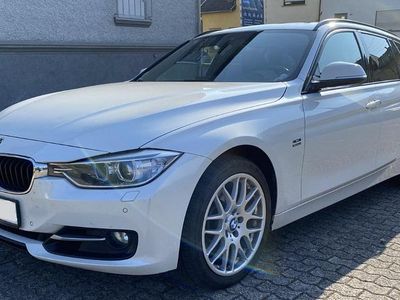 Gebraucht BMW 330 Sport Line 258 PS (189 kW) 2012 Weiß Kombi