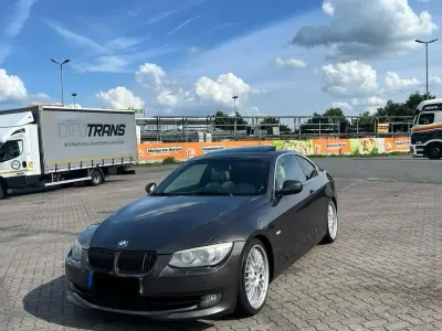 Gebraucht BMW 325 204 PS (150 kW) 2010 Braun Coupé