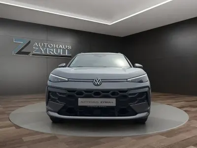 Second-hand VW T-Roc Life 150 CP (110 kW) 2026 Gri SUV