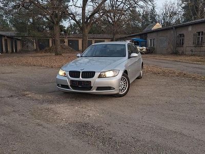 Gebraucht BMW 318 2008 Silber Limousine