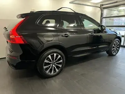 Gebraucht Volvo XC60 Plus 197 PS (144 kW) 2023 Schwarz SUV