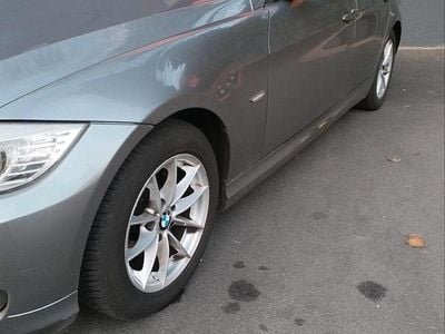 Second-hand BMW 318 143 CP (105 kW) 2010 Argintiu Berlinǎ