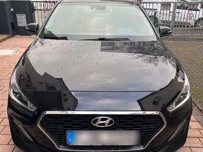 Gebraucht Hyundai i30 109 PS (80 kW) 2019 Schwarz Limousine