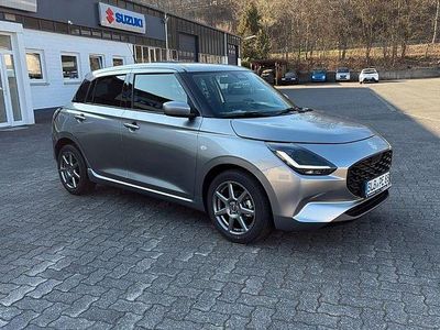 Neu Suzuki Swift Comfort 83 PS (61 kW) 2025 Silber Limousine