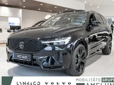 Neu Volvo XC60 Plus 455 PS (334 kW) 2026 Onyx schwarz SUV