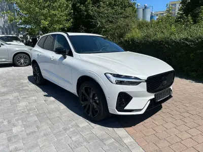 Neu Volvo XC60 Ultra 310 PS (228 kW) 2025 Crystal white SUV
