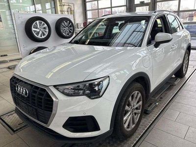 Weiß Gebraucht 2022 Audi Q3 Design SUV | 32.930 € (Etwas zu teuer)