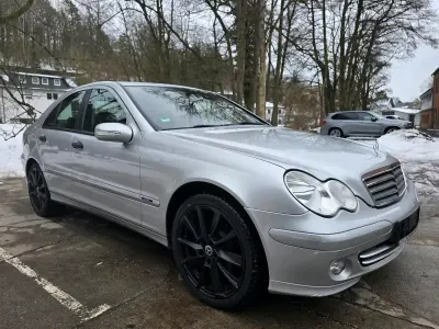 Gebraucht Mercedes C200 Classic 2004 Silber Limousine