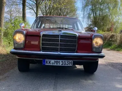 Gebraucht Mercedes W114 75 PS (55 kW) 1972 Rot Limousine