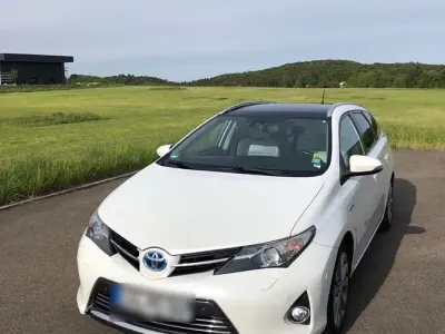 Gebraucht Toyota Auris Touring Sports 136 PS (100 kW) 2013 Weiß Kombi