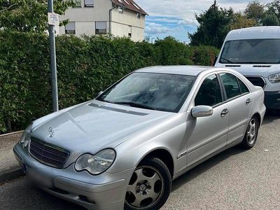 Second-hand Mercedes C200 116 CP (85 kW) 2002 Argintiu Berlinǎ