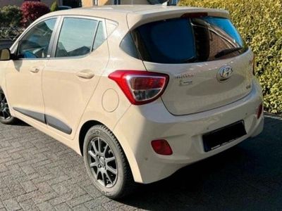 Beige Gebraucht 2014 Hyundai i10 Kleinwagen | 4.150 € (Fairer Preis)