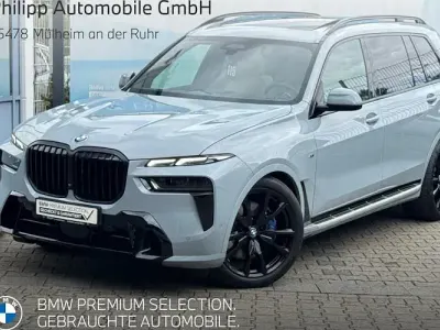 Gebraucht BMW X7 M Sport 352 PS (258 kW) 2025 Grau SUV